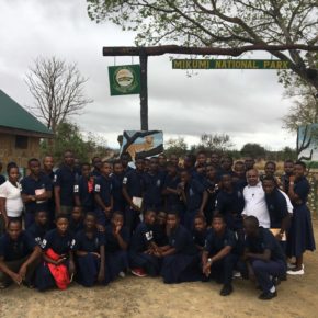 Exkursion mit der Form 3 der Bishop Mchonde Secondary School